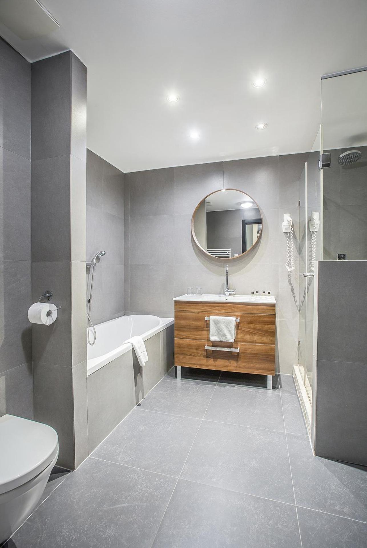One-Bedroom Apartment with Spa Access for 3 people